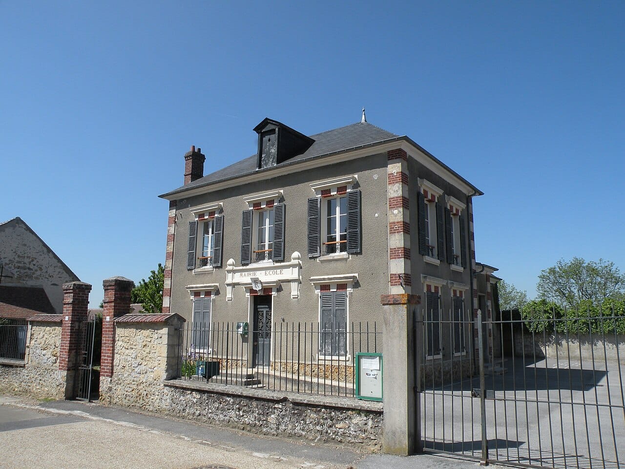 Val-d'Oise, Préfecture Pontoise
