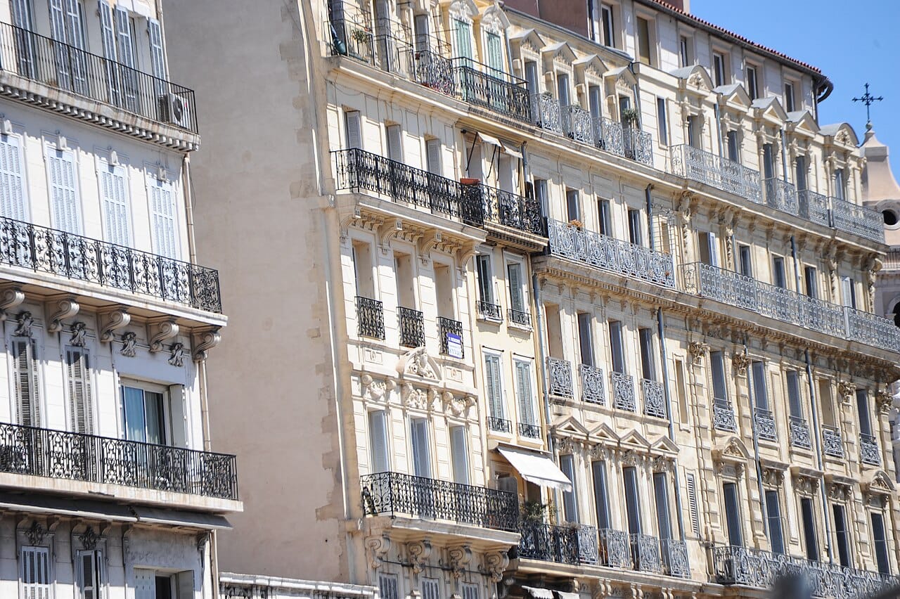 Immeubles Marseille — façades typiques provençales
