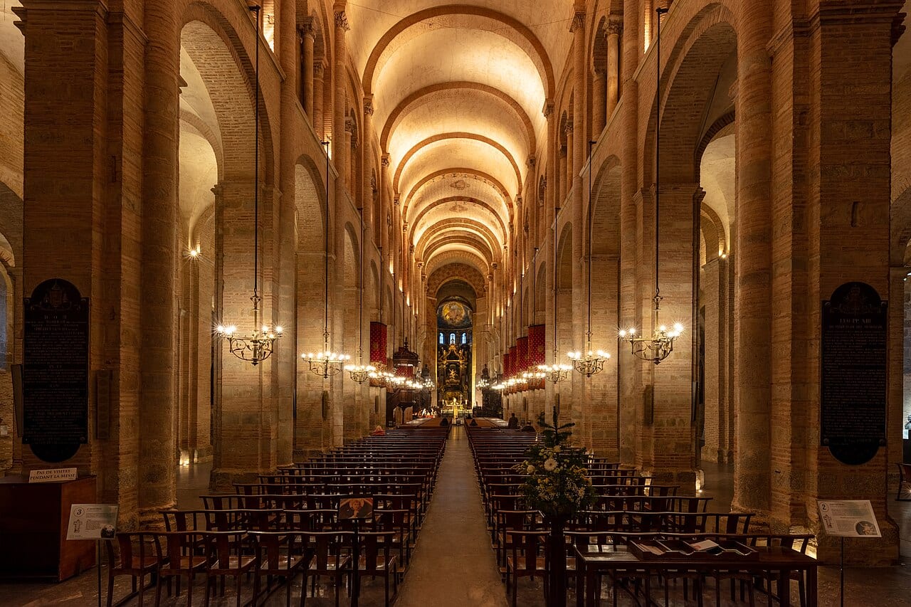 Basilique Saint-Sernin, Toulouse — emblème de la ville rose